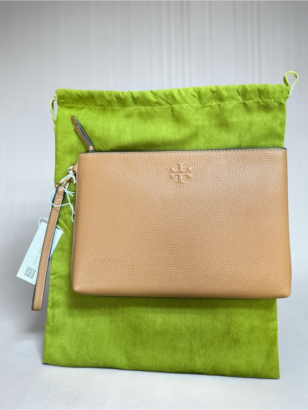 Tory Burch Thea Large Pouch Wristlet Clutch Pebbled Leather Tiramisu NWT